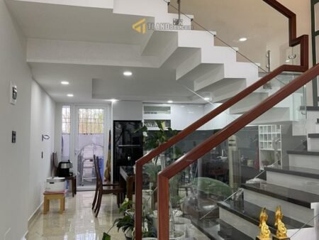 Nhà 4 tầng Hẻm xe oto Phù Đổng Thiên Vương, P8, Đà Lạt, 84m2, Giá 10.5 tỷ