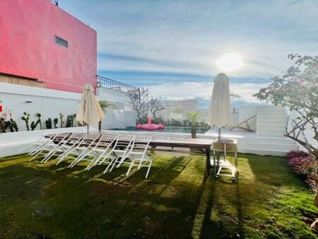 Villa Nam Hồ 312m2 có hồ bơi, sân vườn, sân thượng, sân ô tô rộng rãi, nguồn thu tốt. Giá 14.7 tỷ