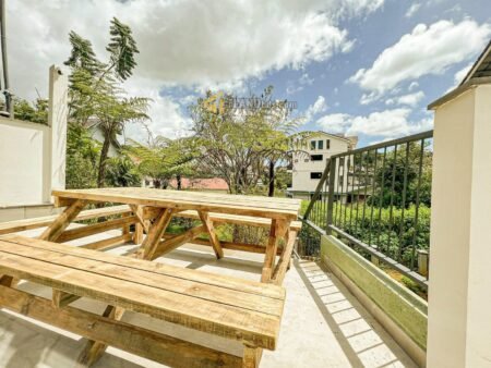 Villa hẻm ô tô Khe Sanh view thung lũng, P10, 11x28m, Giá 16 tỷ