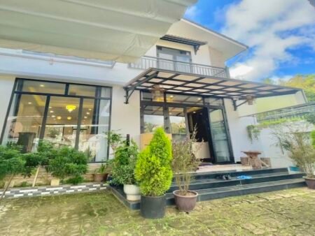 Villa hẻm oto SHR Hùng Vương, Phường 9, Đà Lạt, 251m2, Giá 15.5 tỷ
