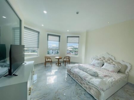 Villa 6 tầng MT Trịnh Hoài Đức, P11, 17 phòng, 284m2, Giá 18.49 tỷ