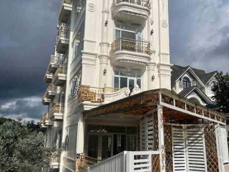 Villa 6 tầng MT Trịnh Hoài Đức, P11, 17 phòng, 284m2, Giá 18.49 tỷ