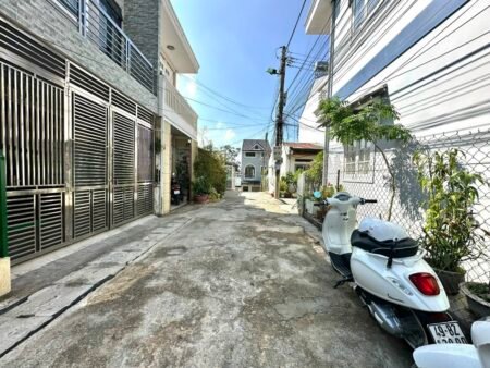 Nhà C4 KQH Trần Quang Diệu 140m2 view thông, SRXD, Giá 4.8 tỷ TL