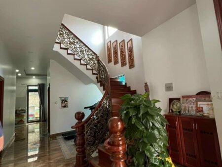 Villa 2 tầng MT KQH Yersin, P9, Đà Lạt, 13.5x20m, Giá 20 tỷ