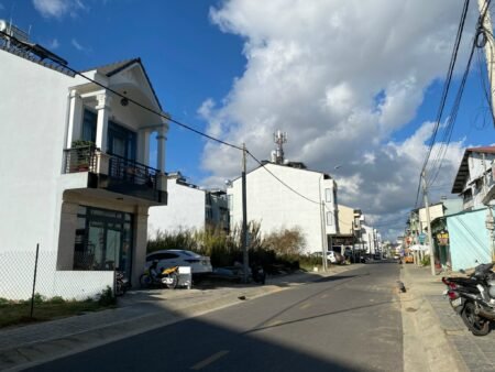 Bán đất MT KQH Phạm Hồng Thái, P10, Đà Lạt, 4.5x19.5m, Giá 9.4 tỷ