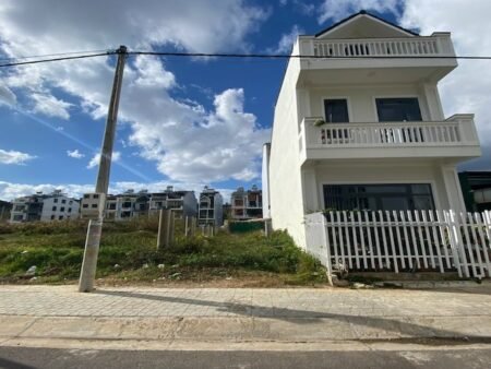 Bán đất MT KQH Phạm Hồng Thái, P10, Đà Lạt, 4.5x19.5m, Giá 9.4 tỷ