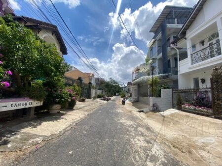 Đất 2 MT KQH Ngô Quyền, Phường 6, Đà Lạt, 5x29m, Giá 9.5 tỷ