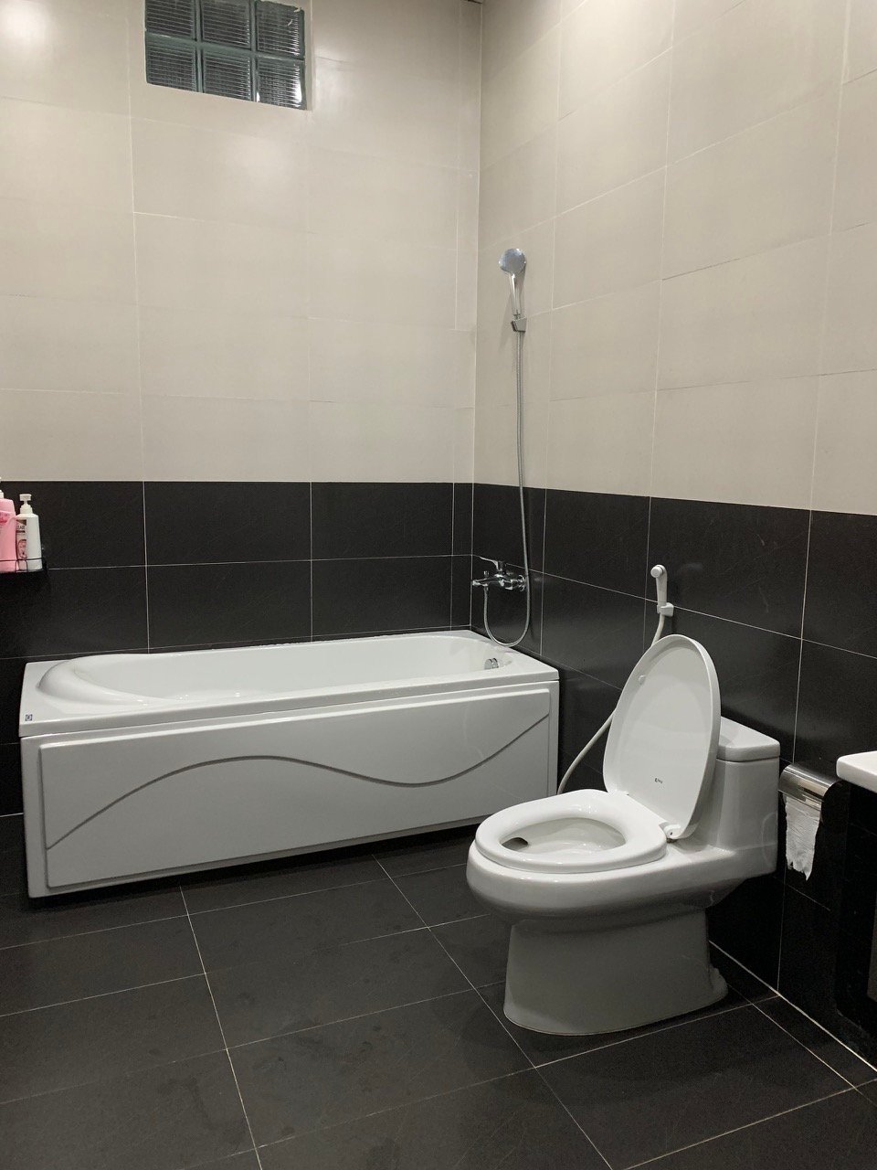 Nhà 3 tầng MT Lê Thánh Tôn, Phường 5, Đà Lạt, 75m2, Giá 12.5 tỷ Nhà 3 tầng MT Lê Thánh Tôn, Phường 5, Đà Lạt, 75m2, Giá 12.5 tỷ