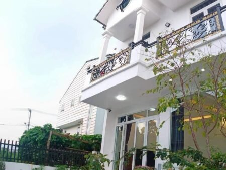 Villa 3 tầng Trần Đại Nghĩa, Phường 8, Đà Lạt, 200m2, Giá 12 tỷ