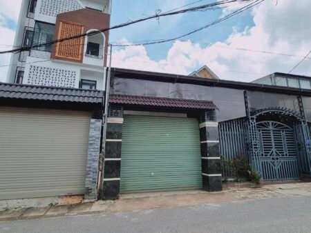 Nhà 3 tầng MT Ngô Thì Sỹ, P4, Đà Lạt, 12x15m, Giá 9 tỷ