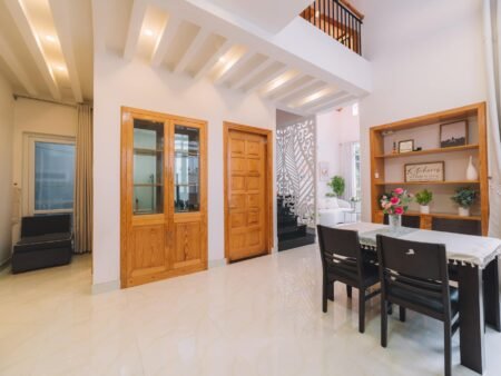 Villa 2 tầng hẻm ô tô Hùng Vương, P10, Đà Lạt, 207m2, Giá 10.5 tỷ