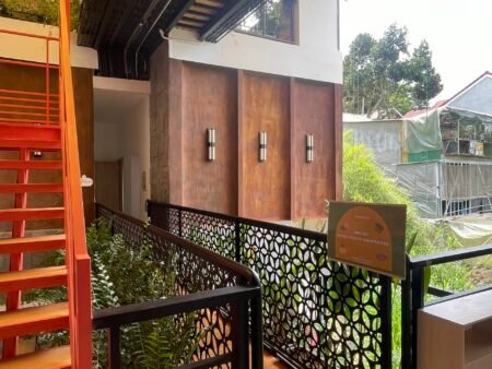 Nhà + KD Hoàng Hoa Thám, P10, Đà Lạt, 340m2, DT 300tr/tháng, Giá 19 tỷ