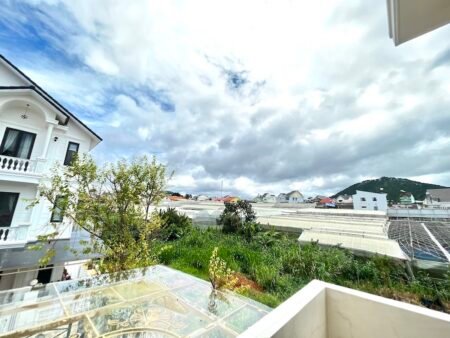 Villa sân vườn Nguyễn Hữu Cầu, Phường 12, Đà Lạt, 200m2, Giá 10.5 tỷ