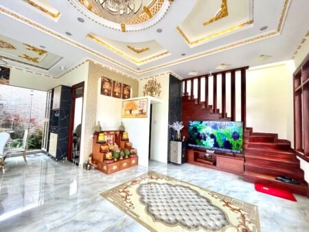 Villa sân vườn Nguyễn Hữu Cầu, Phường 12, Đà Lạt, 200m2, Giá 10.5 tỷ