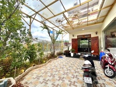 Villa sân vườn Nguyễn Hữu Cầu, Phường 12, Đà Lạt, 200m2, Giá 10.5 tỷ