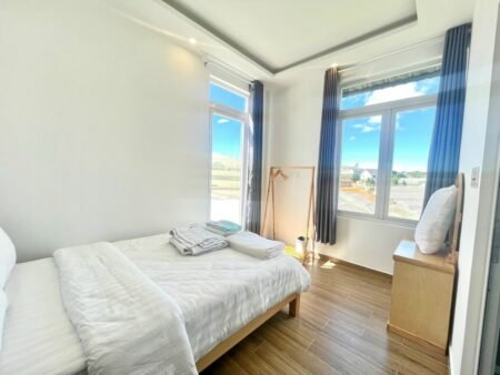 Villa trung tâm 4 tầng oto lớn, Trần Đại Nghĩa, P8, 200m2, Giá 11.999 tỷ