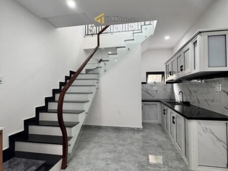 Nhà C4 hẻm nhỏ Nguyễn Siêu, P7, 3.6x10m, Giá 2.1 tỷ