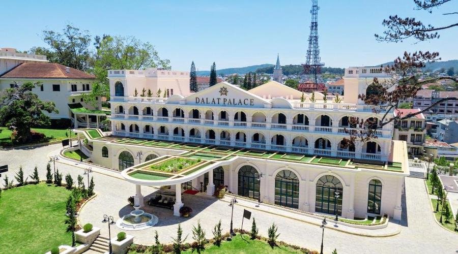 Khách sạn Dalat Palace Đà Lạt