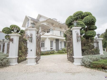 Villa 4 Tầng Mặt Tiền Sổ Riêng, Đường Đinh Tiên Hoàng, P2, Đà Lạt, 8PN