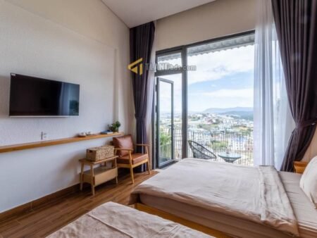 Ks/CHDV Hẻm oto lớn Trịnh Hoài Đức, P11, Đà Lạt, đường trước nhà 4m