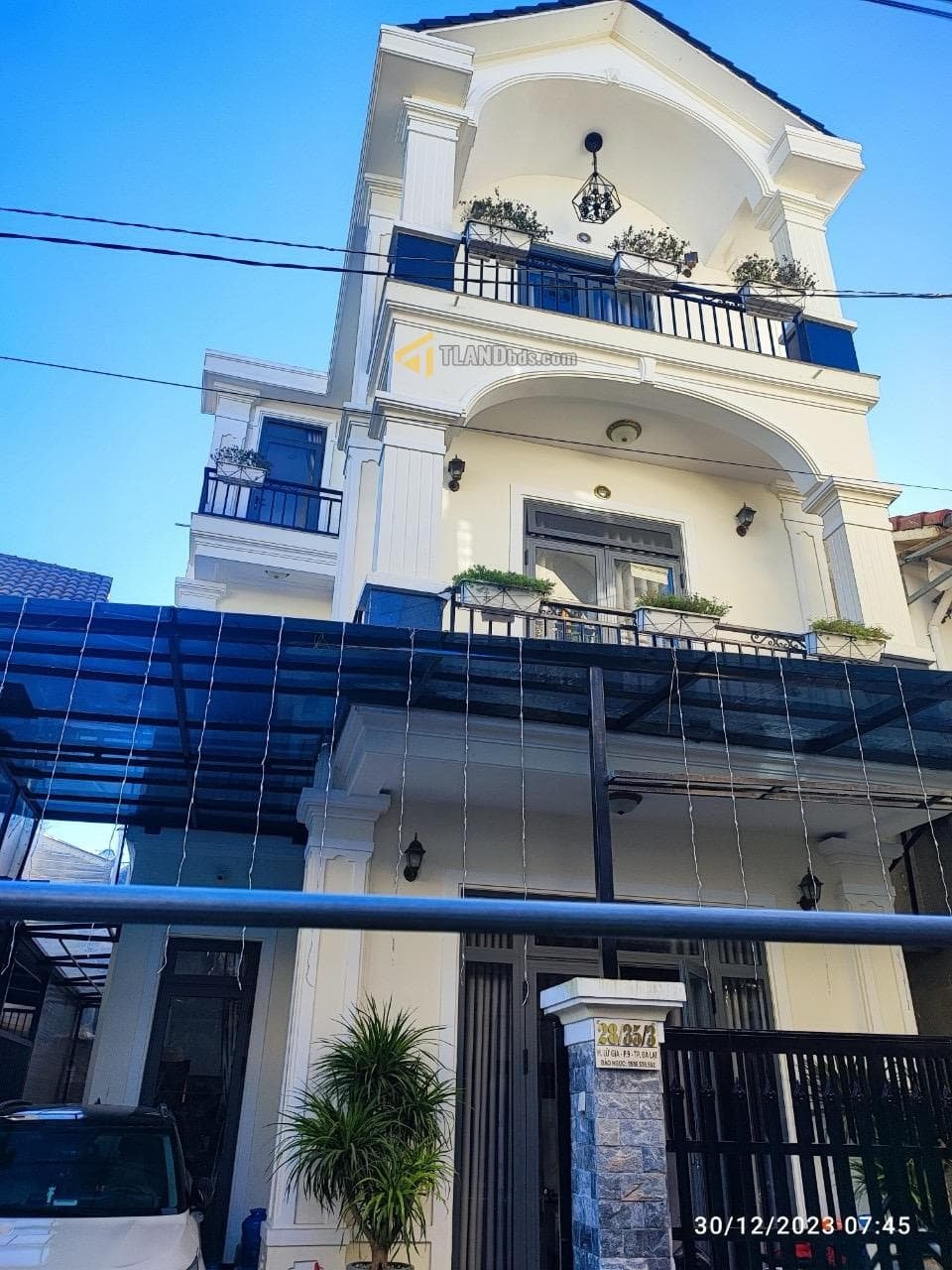 Villa Hẻm oto lớn Sổ riêng Lữ Gia, P9, Đà Lạt, đường trước nhà 3.5m Villa Hẻm oto lớn Sổ riêng Lữ Gia, P9, Đà Lạt, đường trước nhà 3.5m