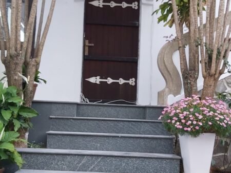 Villa 2 Tầng Mặt Tiền Sổ Riêng Quang Trung, P9, Đà Lạt, ngang 7m