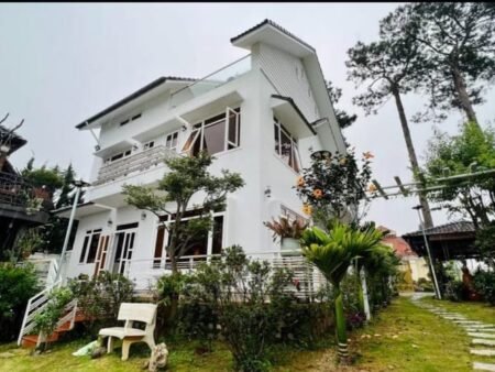 Bán Villa Sang Trọng, Mặt Tiền Đường Yên Thế, Phường 10, Đà Lạt