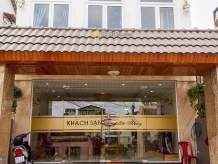 Khách Sạn Mặt Tiền An Dương Vương, P2, Đà Lạt, 75 m², ngang 5.3m