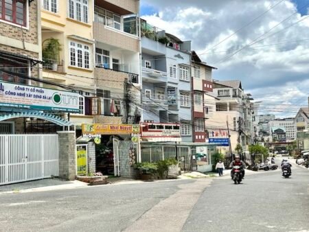 Bán nhà mặt tiền Đà Lạt