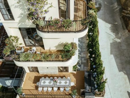 Villa 5 tầng view thông Khe Sanh, P10, 220m2, sổ riêng hoàn công