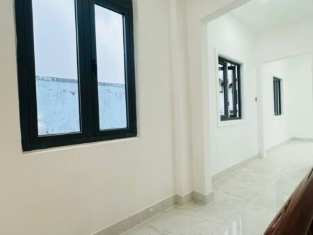 Nhà 2 tầng thoáng mát Nguyễn An Ninh, P6, 195m2, Sổ riêng hoàn công