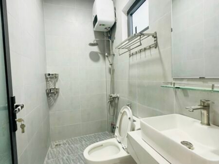 Nhà 2 tầng thoáng mát Nguyễn An Ninh, P6, 195m2, Sổ riêng hoàn công