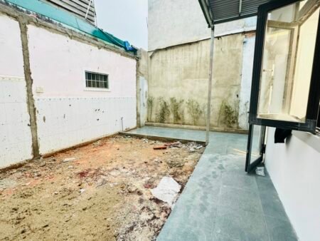 Nhà 2 tầng thoáng mát Nguyễn An Ninh, P6, 195m2, Sổ riêng hoàn công