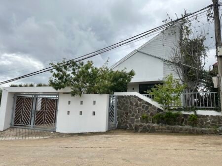 Villa 2 tầng Hẻm Ô Tô Lớn Phù Đổng Thiên Vương, P8, 322m2, 5 Phòng