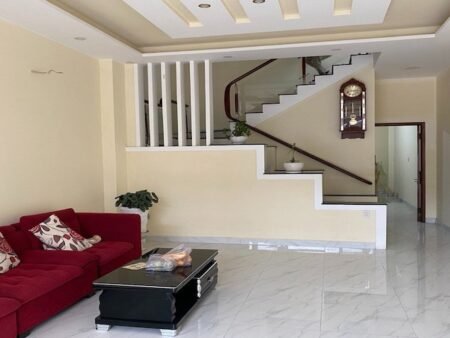 Nhà Phố 3 Tầng Mặt Tiền Đoàn Thị Điểm, P1, Đà Lạt, 113.51 m², 3 Phòng