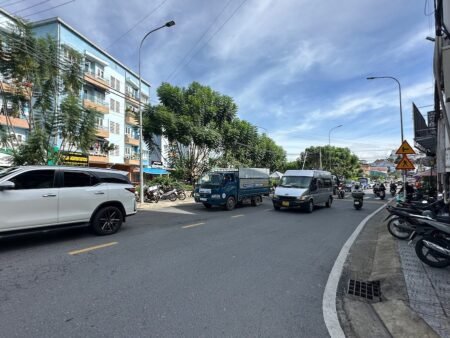 Nhà Phố Mặt Tiền KQH, Sổ Riêng, Mạc Đĩnh Chi, P4, Đà Lạt, 91m2, 23 tỷ