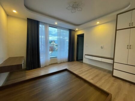 Khách sạn 6 Tầng Hai Mặt Tiền Cổ Loa, P2, Đà Lạt, 8 Phòng và 2 căn hộ