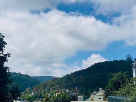 Đất và Nhà cấp 4 Hẻm Hùng Vương, Phường 9, Đà Lạt, Mặt tiền rộng 32m