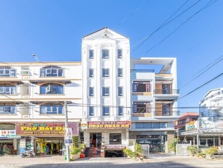 Khách Sạn 7 Tầng Mặt Tiền Đường Bùi Thị Xuân, Doanh thu 200tr/tháng