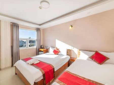 Khách Sạn 7 Tầng Mặt Tiền Đường Bùi Thị Xuân, Doanh thu 200tr/tháng