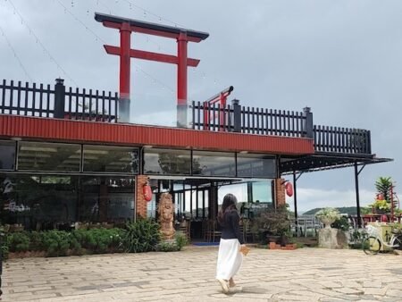 Nhà Hàng & Cafe Đẳng Cấp, Đà Lạt - 6990m2, Mặt tiền 500m
