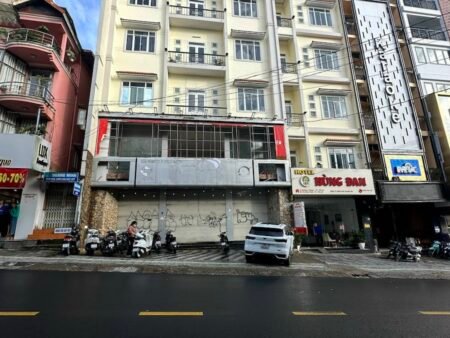 Khách Sạn và MT Kinh Doanh 6 Tầng 24 Phòng, P1, ngang 12m, 129 tỷ