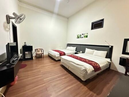 Khách Sạn và MT Kinh Doanh 6 Tầng 24 Phòng, P1, ngang 12m, 129 tỷ