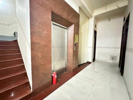 Khách Sạn và MT Kinh Doanh 6 Tầng 24 Phòng, P1, ngang 12m, 129 tỷ