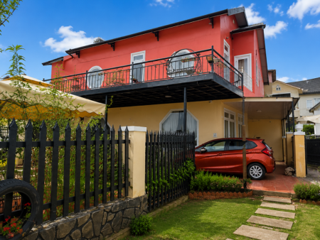 Homestay 2 tầng Hẻm Ô Tô Nam Hồ P11 Đà Lạt, 232.88 m² mặt tiền 18m - 11 tỷ