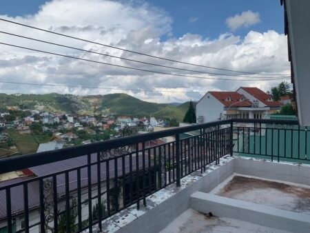 Villa Hẻm Ô Tô Lớn Khe Sanh, P10, Đà Lạt, 892.07 m² ngang 15.93m