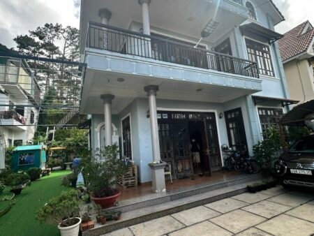 Villa Hẻm Ô Tô Lớn Khe Sanh, P10, Đà Lạt, 892.07 m² ngang 15.93m