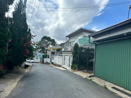 Villa Hẻm Ô Tô Lớn Khe Sanh, P10, Đà Lạt, 892.07 m² ngang 15.93m