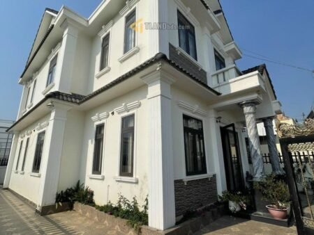 Villa Hẻm Nhỏ Nguyễn Công Trứ, P8, Đà Lạt 11.4m x 21.5m