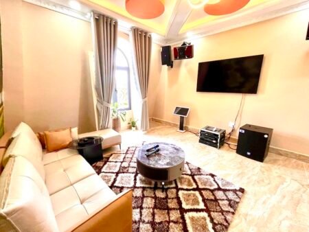 Villa có Hồ bơi Mặt Tiền KQH An Sơn, P4, 207.2 m² mặt tiền 10m